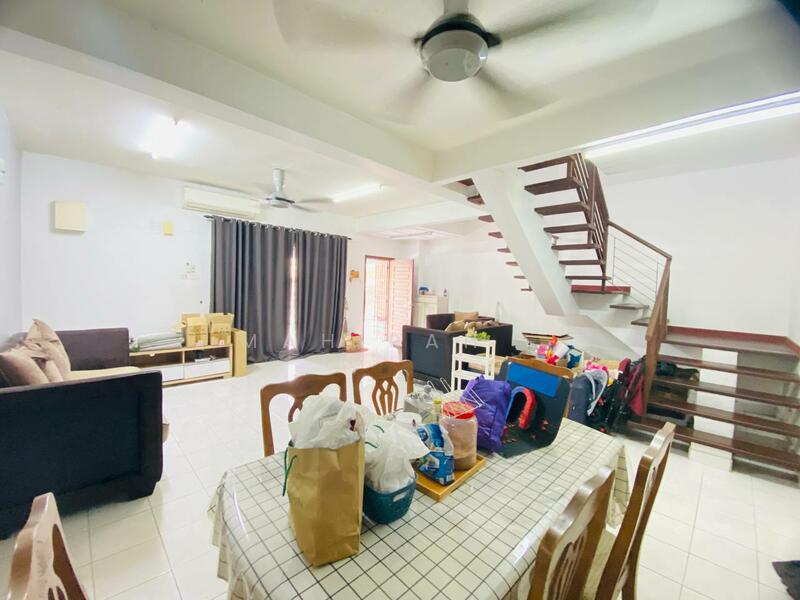 Rumah Teres 2 Tingkat untuk Dijual di Bangi (Selangor) - Mahirah . - Living Room - PropertyGuru.com.my
