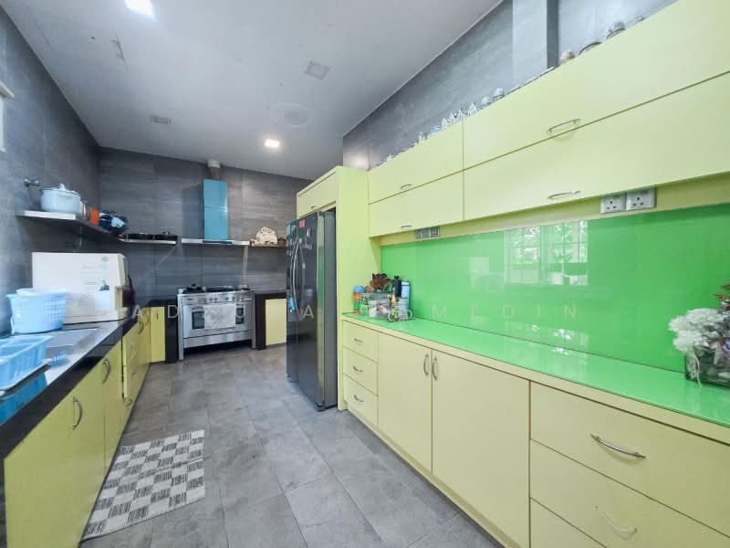 Bungalow House untuk Dijual di Kota Damansara (Selangor) - Adzura Zamedin - Kitchen - PropertyGuru.com.my
