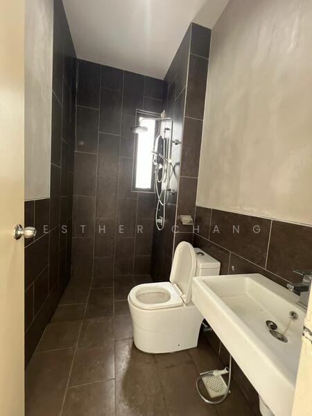 Rumah Teres 2 Tingkat untuk Dijual di Johor Bahru (Johor) - Esther Chang - Bathroom - PropertyGuru.com.my