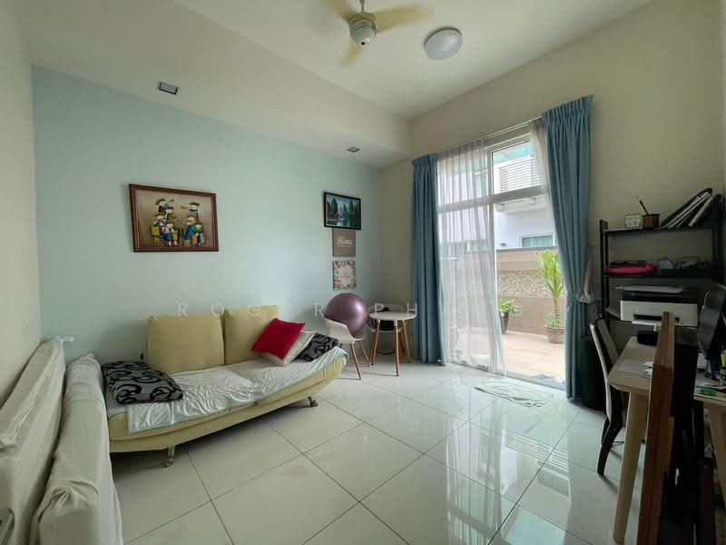Rumah Berkembar untuk Dijual di Setia Eco Park (Setia Alam) - Roger Phang - Living Room - PropertyGuru.com.my
