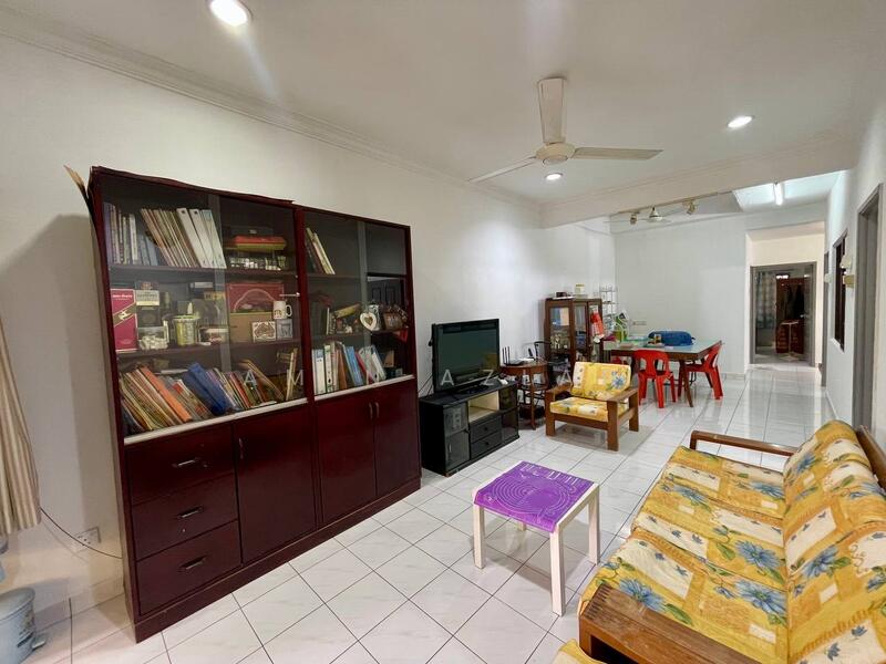 1-storey Terraced House for Sale in Taman Melawati (Ulu Kelang) - Amin Azlan - Living Room - PropertyGuru.com.my