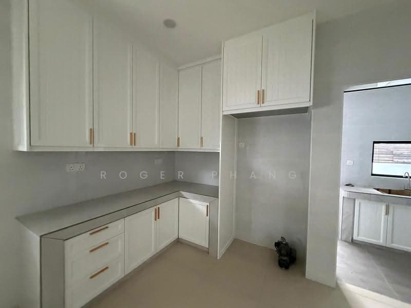 Rumah Berkembar untuk Dijual di Kota Kemuning (Shah Alam) - Roger Phang - Kitchen - PropertyGuru.com.my