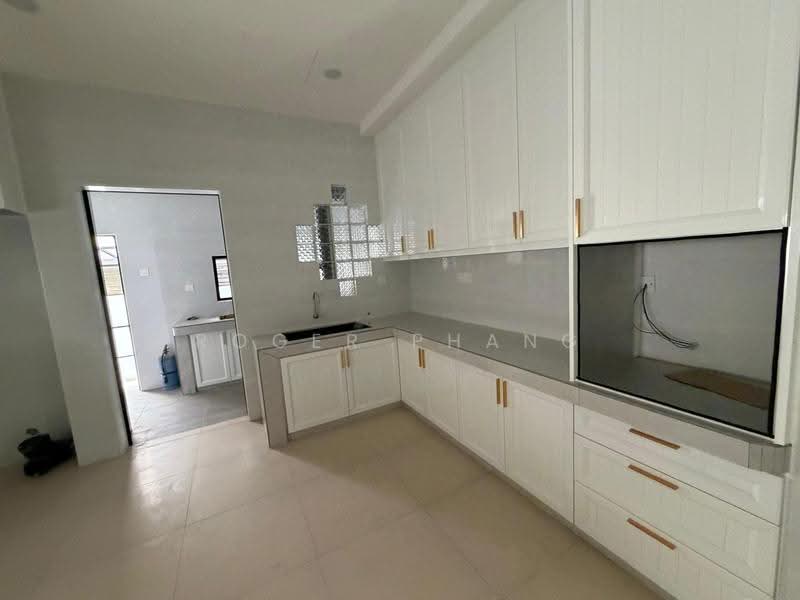Rumah Berkembar untuk Dijual di Kota Kemuning (Shah Alam) - Roger Phang - Kitchen - PropertyGuru.com.my