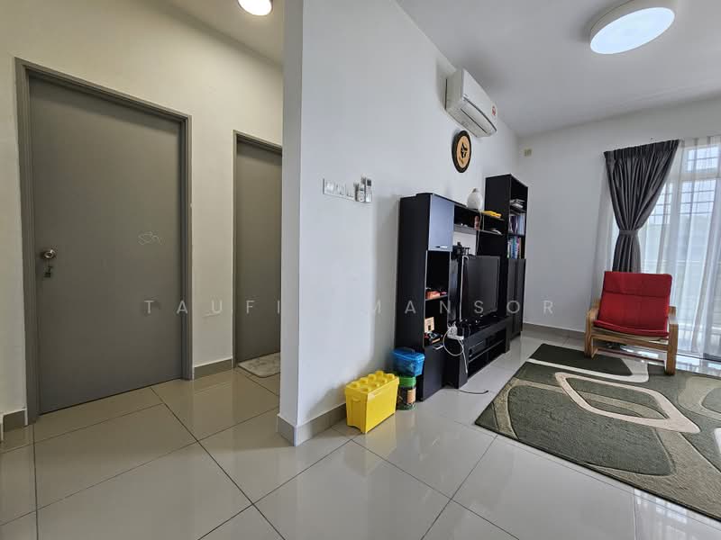 Kondominium untuk Dijual di Dwiputra Residences - Taufiq Mansor - Living Room - PropertyGuru.com.my