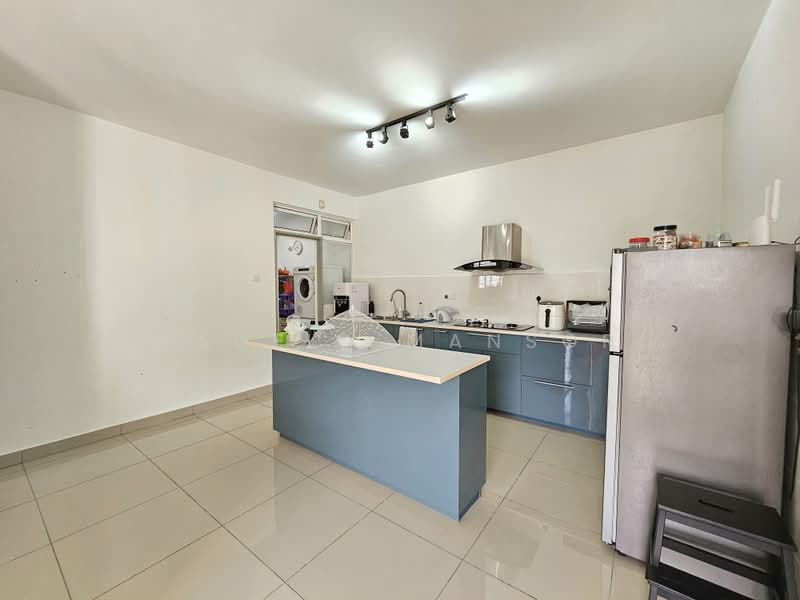 Kondominium untuk Dijual di Dwiputra Residences - Taufiq Mansor - Kitchen - PropertyGuru.com.my