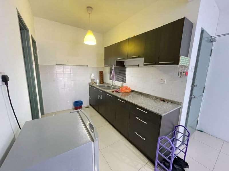 Apartment for Sale at One Sierra Apartment - Sean Yong - Kitchen - PropertyGuru.com.my