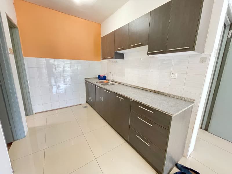 Apartment for Sale at One Sierra Apartment - Sean Yong - Kitchen - PropertyGuru.com.my