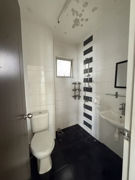 Condominium for Sale at Lagoon Suites - Joey Wong - Bathroom - PropertyGuru.com.my