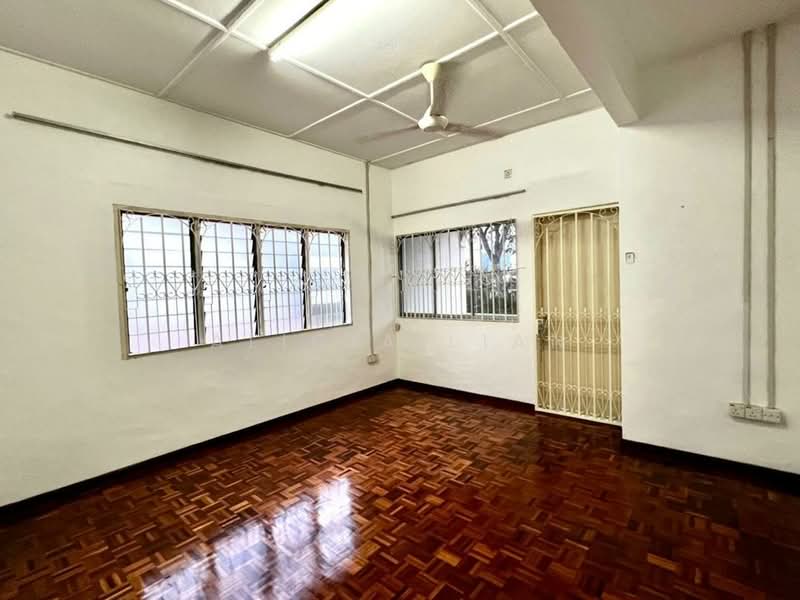 Semi-Detached House for Sale in Taman Nong Chik (Johor Bahru) - Alicia Lian - Living Room - PropertyGuru.com.my