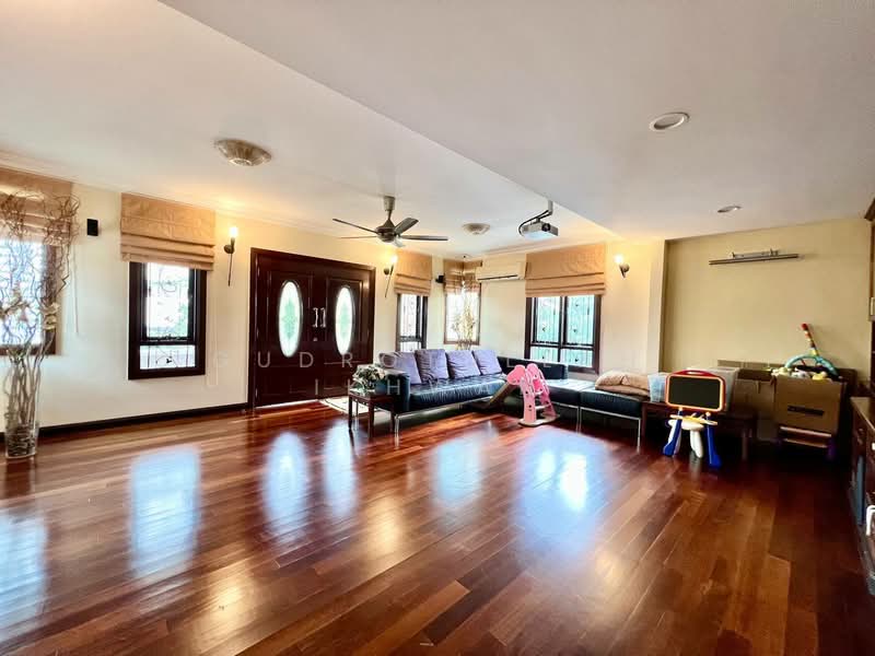 Bungalow for Sale in Kuala Lumpur (Kuala Lumpur) - Gudrotullah Ikhwan - Living Room - PropertyGuru.com.my