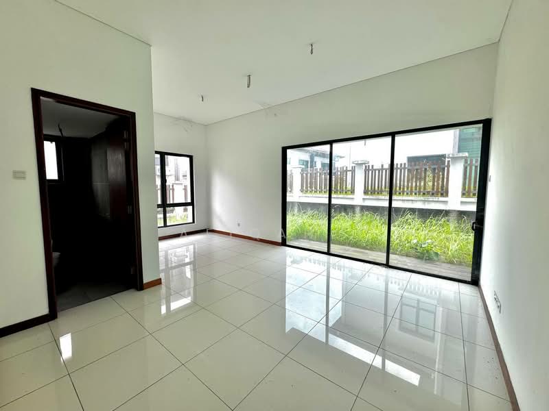 Rumah Banglo untuk Dijual di Subang Bestari (Shah Alam) - Afiqah . - Living Room - PropertyGuru.com.my