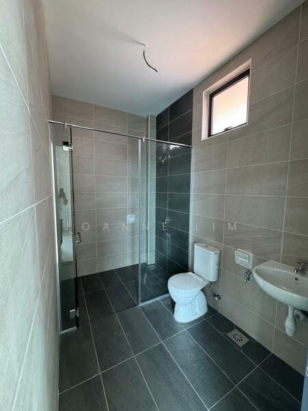 Rumah Berkembar untuk Dijual di Tanjong Minyak (Melaka) - Joanne Lim - Bathroom - PropertyGuru.com.my