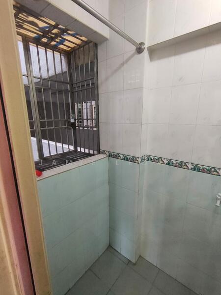 Apartment for Sale at Pangsapuri Vista Serdang - Jamie Leong - Bathroom - PropertyGuru.com.my