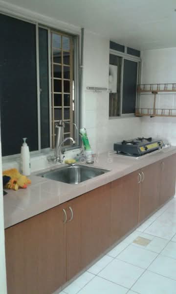 Apartment for Sale at Pangsapuri Vista Serdang - Jamie Leong - Kitchen - PropertyGuru.com.my
