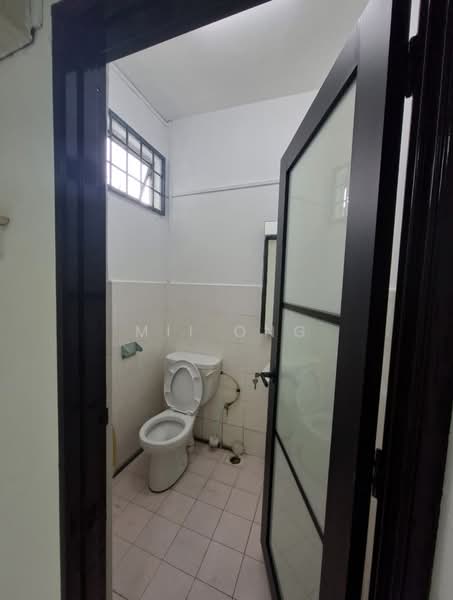 Apartment for Sale at Taman Cheng Ria - Mii Ong - Bathroom - PropertyGuru.com.my