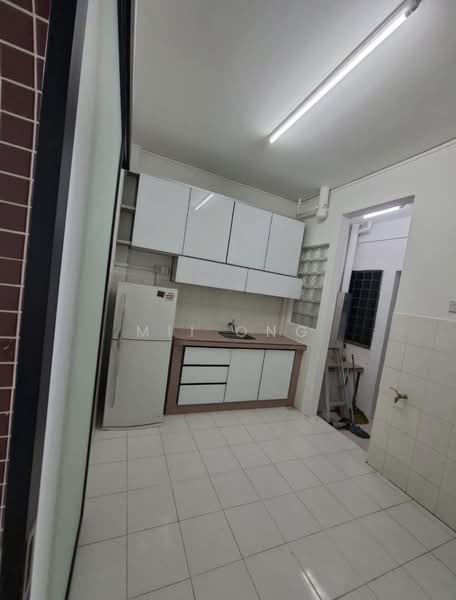 Apartment for Sale at Taman Cheng Ria - Mii Ong - Kitchen - PropertyGuru.com.my