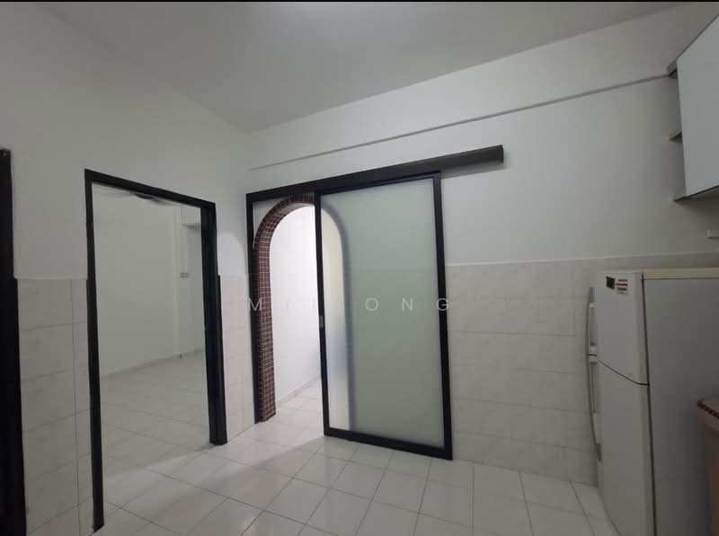 Apartment for Sale at Taman Cheng Ria - Mii Ong - Kitchen - PropertyGuru.com.my