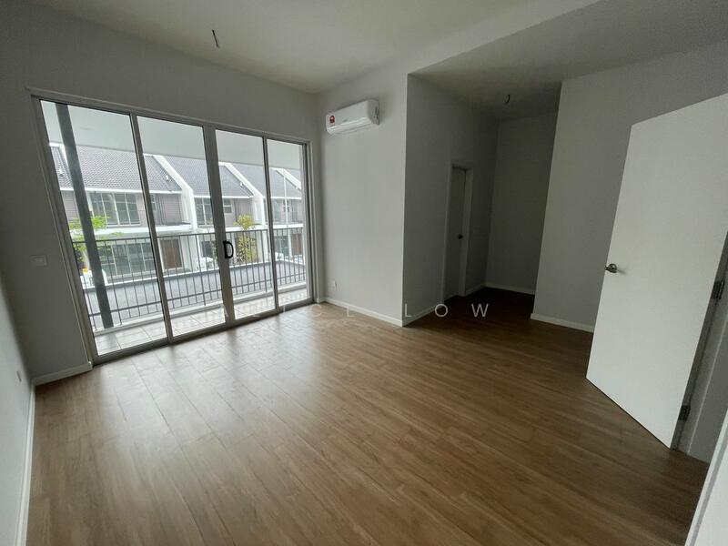 2-storey Terraced House for Sale in Tamansari (Rawang) - Alice Low - Living Room - PropertyGuru.com.my