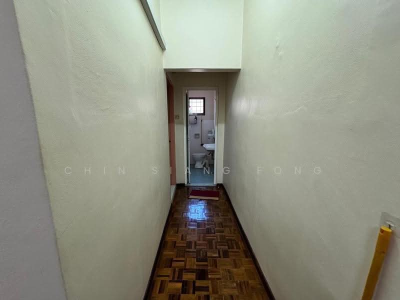 2-storey Terraced House for Sale in Taman Datuk Thamby Chik Karim (Batu Berendam) - Chin Siang Fong - Corridor - PropertyGuru.com.my