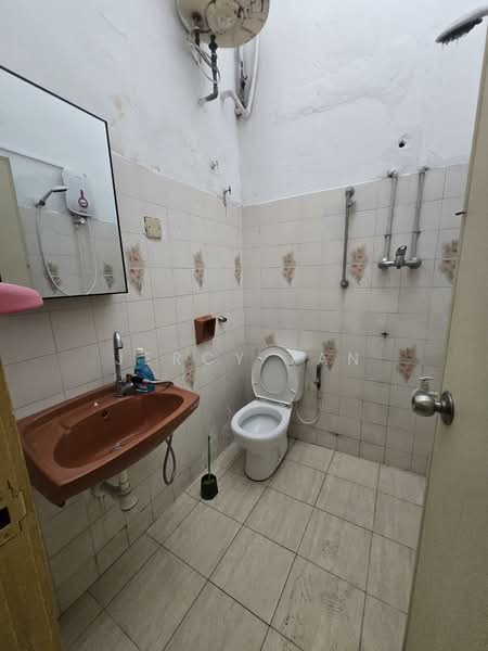 Rumah Teres 2 Tingkat untuk Dijual di Bandar Baru Sri Petaling (Sri Petaling) - Jercy Tan - Bathroom - PropertyGuru.com.my
