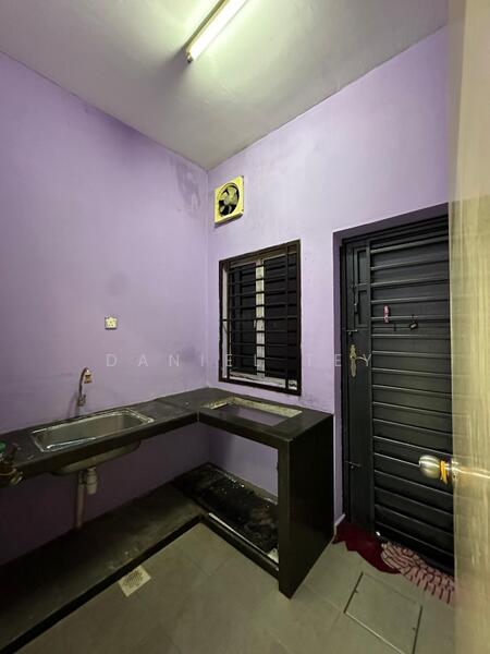 Licuala garden untuk Untuk Disewa - RM 2,400 /bulan, Mac 2026 - Kitchen - PropertyGuru.com.my
