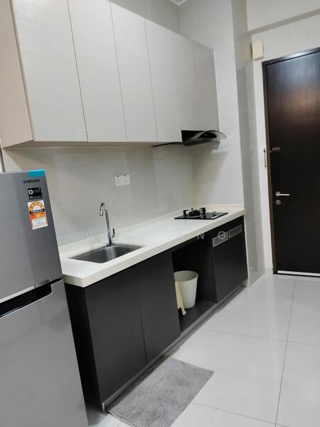Condominium for Rent at Amberside @ Country Garden Danga Bay - Vinz Ang - Kitchen - PropertyGuru.com.my