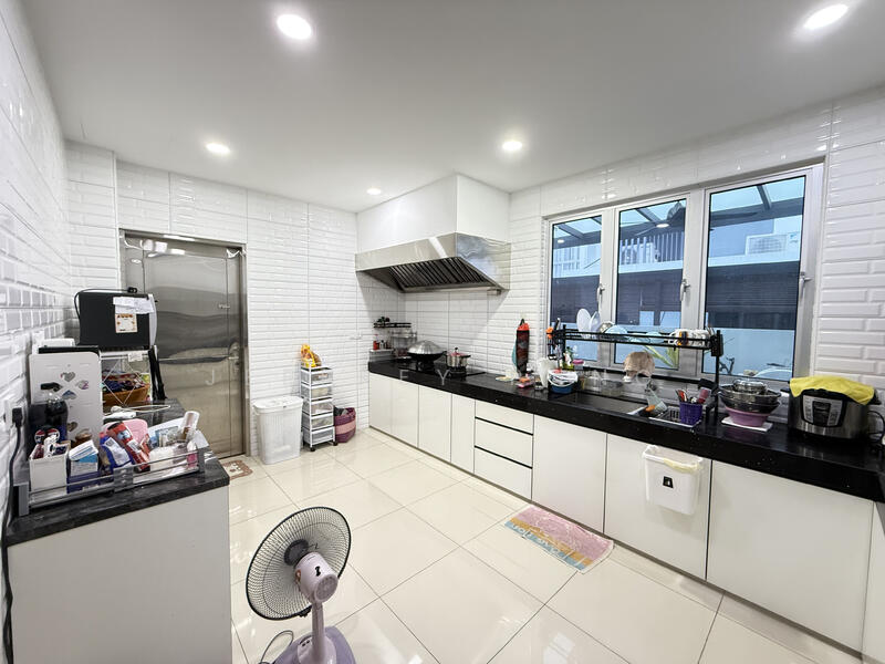 Jade Hills untuk Untuk Dijual - RM 1,850,000, Mac 2026 - Kitchen - PropertyGuru.com.my