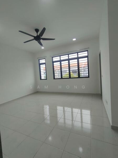 2-storey Terraced House for Sale in Seksyen U13 (Setia Alam) - Sam Hong - Living Room - PropertyGuru.com.my