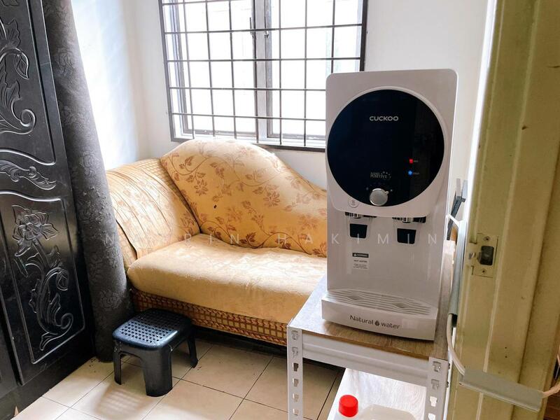 Rumah Teres 1 Tingkat untuk Dijual di Taman Pinggiran Pelangi Fasa 2 (Rawang) - Nazrin Hakimin - Living Room - PropertyGuru.com.my