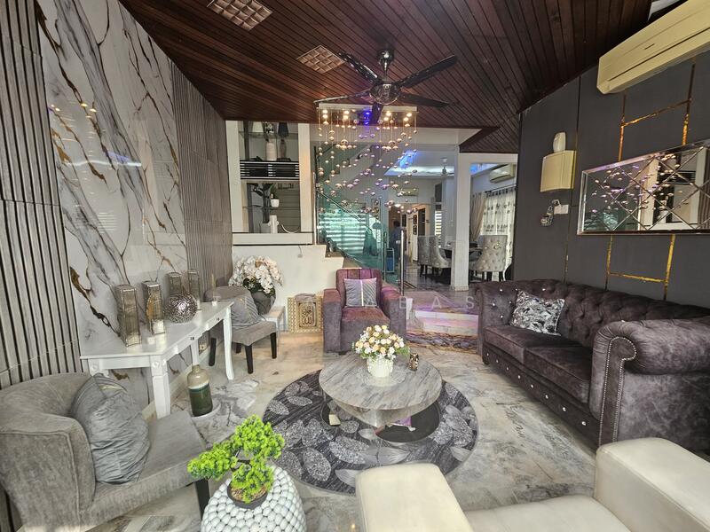 Semi-Detached House for Sale in Taman Pj Perdana (Paroi) - Tina Abas - Living Room - PropertyGuru.com.my