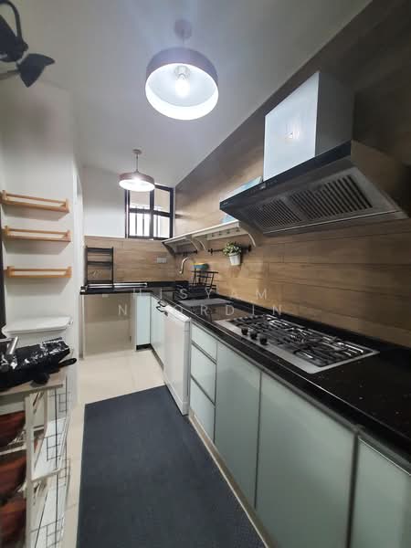 Kondominium untuk Disewa di 16 Quartz Sky Villa - Hisyam Noordin - Kitchen - PropertyGuru.com.my