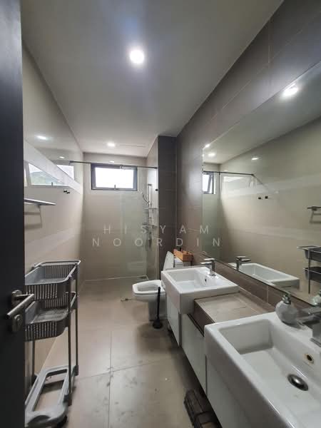 Kondominium untuk Disewa di 16 Quartz Sky Villa - Hisyam Noordin - Bathroom - PropertyGuru.com.my