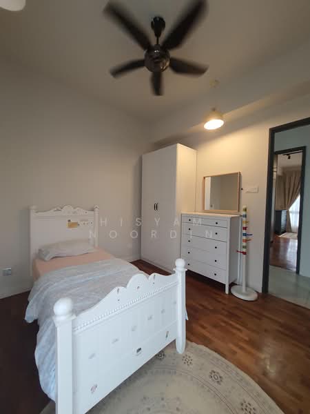 Kondominium untuk Disewa di 16 Quartz Sky Villa - Hisyam Noordin - Bedroom - PropertyGuru.com.my