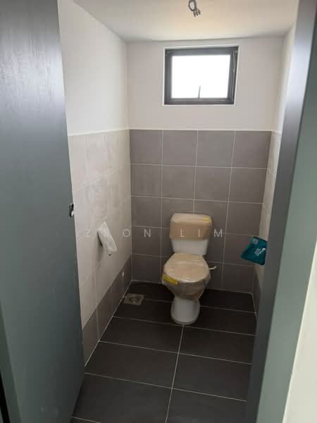 Kedai / Pejabat untuk Disewa di Permas Jaya (Johor) - Zeon Lim - Bathroom - PropertyGuru.com.my