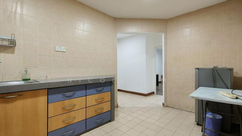 Kondominium untuk Dijual di Amadesa Resort Condominium - Nicole Sim - Kitchen - PropertyGuru.com.my