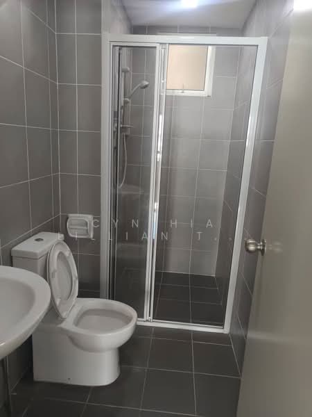Servis Apartment untuk Disewa di Savanna Executive Suite @ Southville City - Cynthia Lillian Tay May Ling Tay - Bathroom - PropertyGuru.com.my