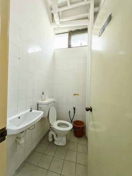 Shop / Office for Rent in Sentul Boulevard (Kuala Lumpur) - Chow Kok Toong - Bathroom - PropertyGuru.com.my