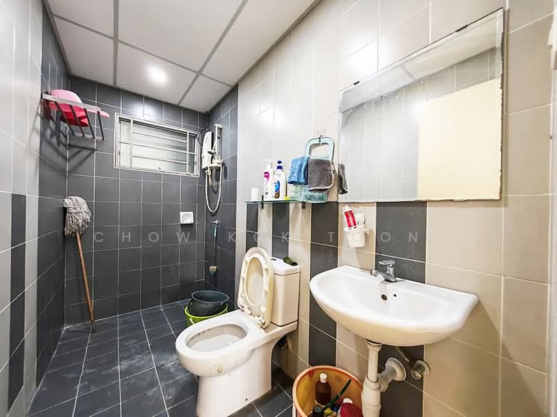 Service Residence for Rent at Koi Kinrara - Chow Kok Toong - Bathroom - PropertyGuru.com.my