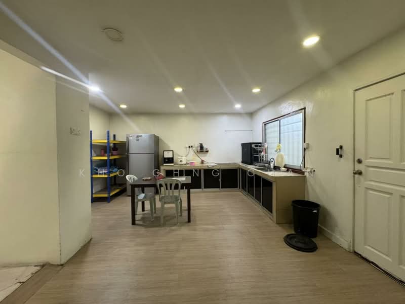 2-storey Terraced House for Sale in Taman Raja Nong (Klang) - Kho Chng Guan - Kitchen - PropertyGuru.com.my
