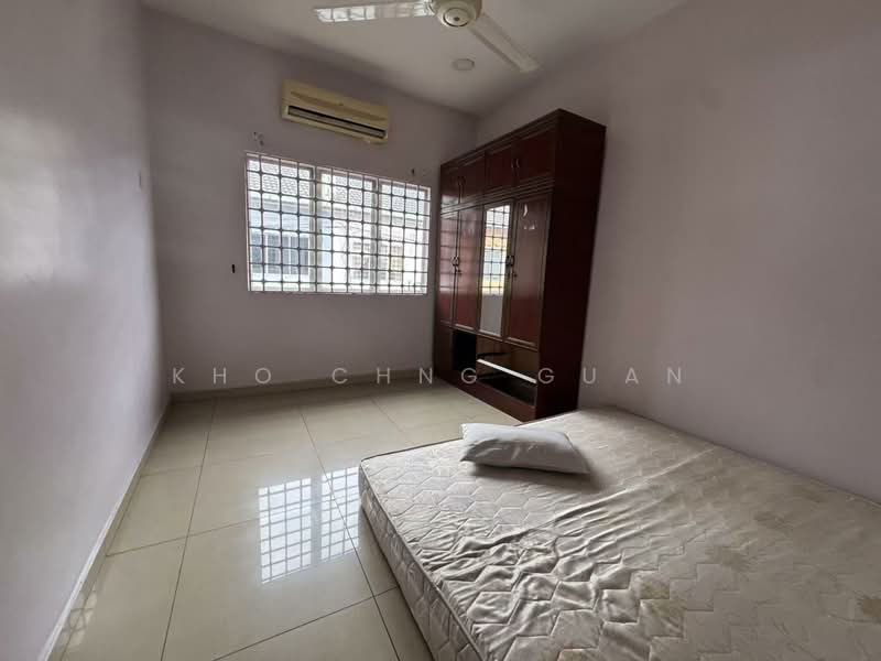 2-storey Terraced House for Sale in Taman Raja Nong (Klang) - Kho Chng Guan - Bedroom - PropertyGuru.com.my
