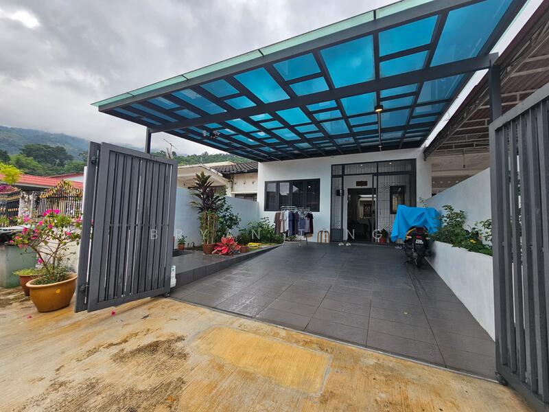 For Sale - 1.5 STOREY TERRACE LANDED AT AYER ITAM RESERVIOR GARDEN NICELY RENOVATED WITH GOOD CONDITION