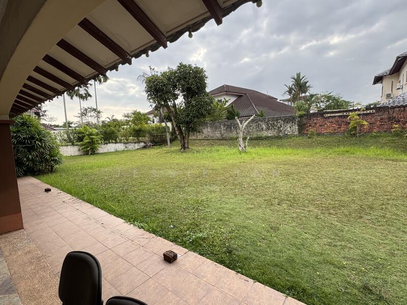 Bungalow for Sale in Bandar Putra (Kulai) - Jessie Tan - Garden - PropertyGuru.com.my