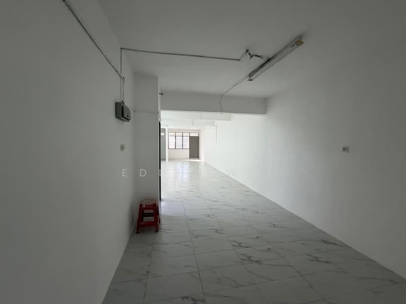 Kawasan Perniagaan Sungai Rambai Shoplot untuk Untuk Disewa - RM 1,200 /bulan, Mac 2026 - Interior - PropertyGuru.com.my