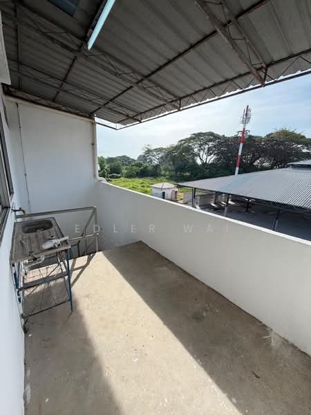 Kawasan Perniagaan Sungai Rambai Shoplot untuk Untuk Disewa - RM 1,200 /bulan, Mac 2026 - Balcony - PropertyGuru.com.my