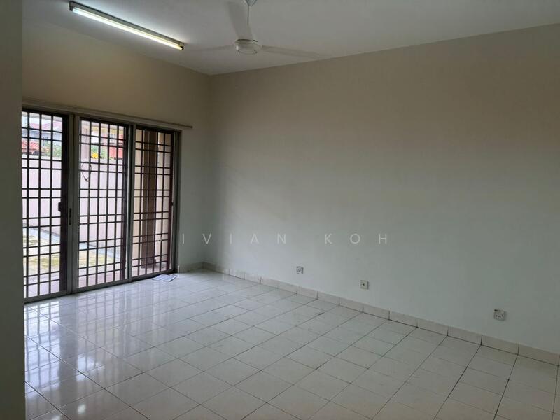 Terraced House for Rent in Bandar Botanic (Klang) - Vivian Koh - Living Room - PropertyGuru.com.my