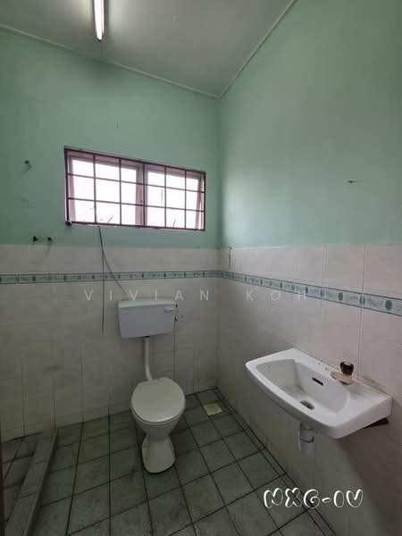 Terraced House for Rent in Bandar Botanic (Klang) - Vivian Koh - Bathroom - PropertyGuru.com.my