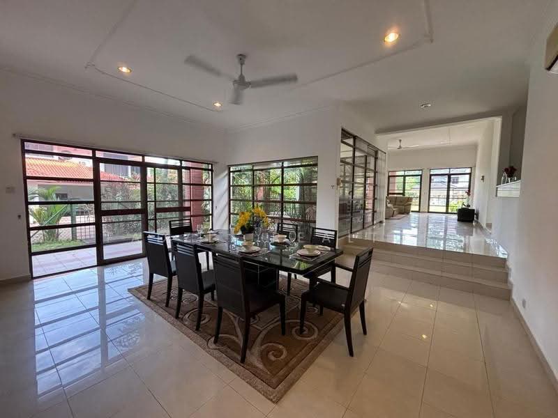 Bungalow House for Rent in Putrajaya (Putrajaya) - Fadzli Realtor - Dining Room - PropertyGuru.com.my