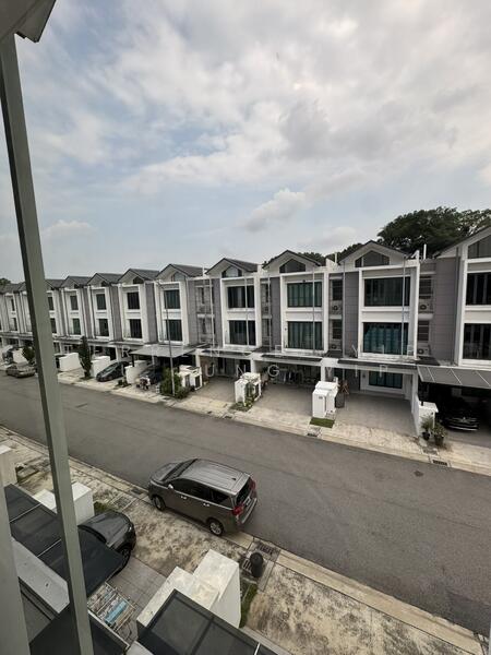 3-storey Terraced House for Sale in Puchong (Selangor) - Terrence  Yip Yu Jung Yip - Exterior - PropertyGuru.com.my
