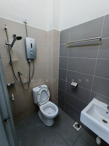 Taman Mount Austin untuk Untuk Disewa - RM 2,000 /bulan, Feb 2026 - Bathroom - PropertyGuru.com.my