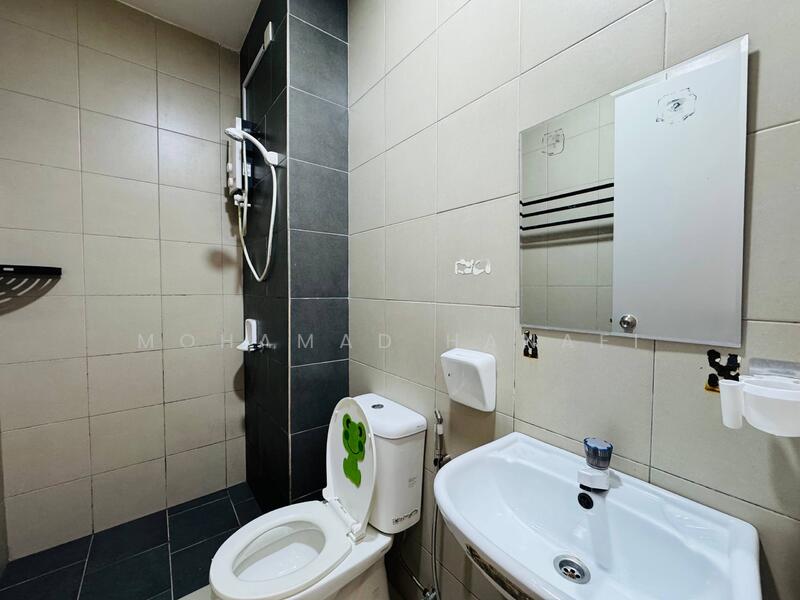 Service Residence for Sale at SkyLake Residence - Mohamad Hanafi - Bathroom - PropertyGuru.com.my